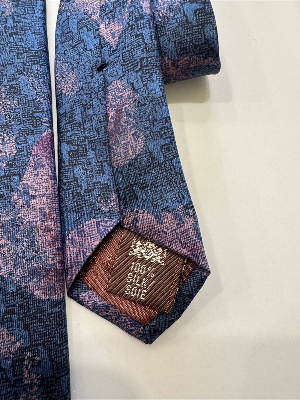 Lanvin Paris 100% silk men’s tie, vintage made in Canada, like new - Picture 4 of 5
